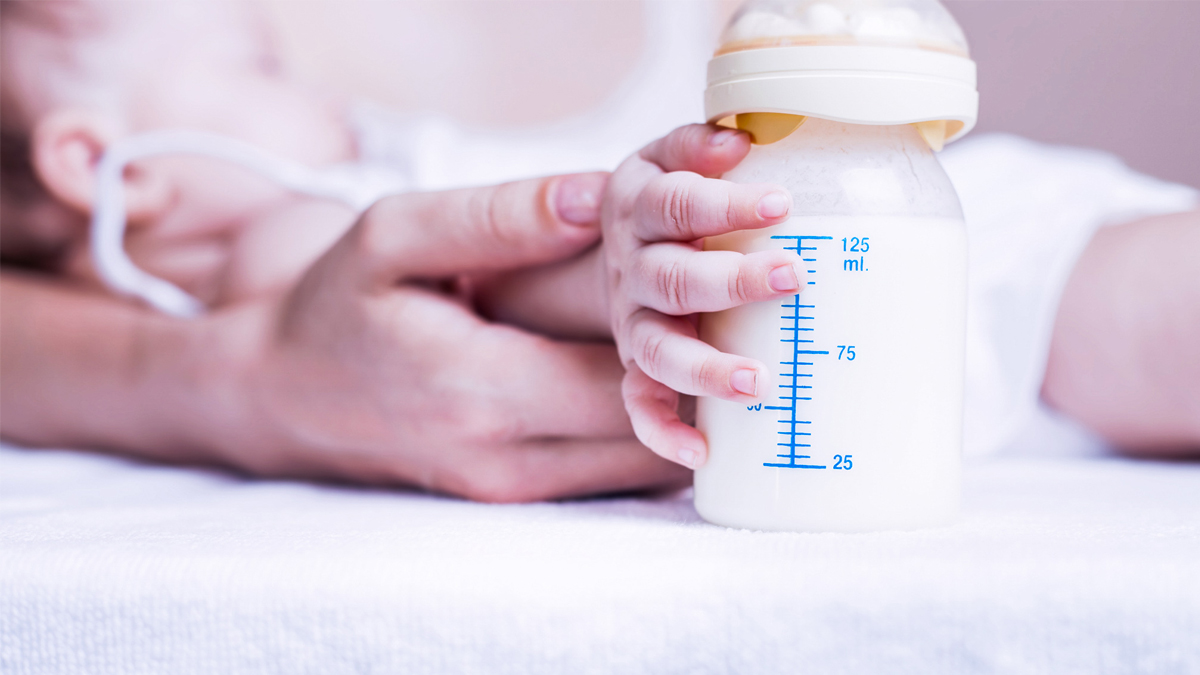 How the Color of Your Breast Milk May Change
